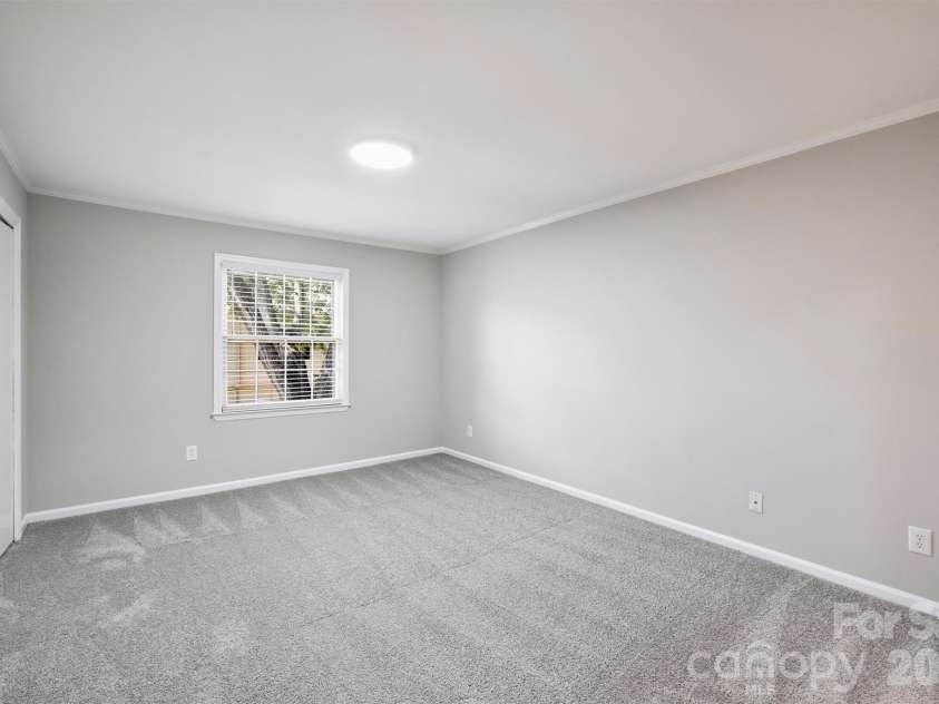 5915 Quail Hollow Road, Charlotte, NC 28210.  MLS# CAR4429141, YatesRealty ID 54290. 