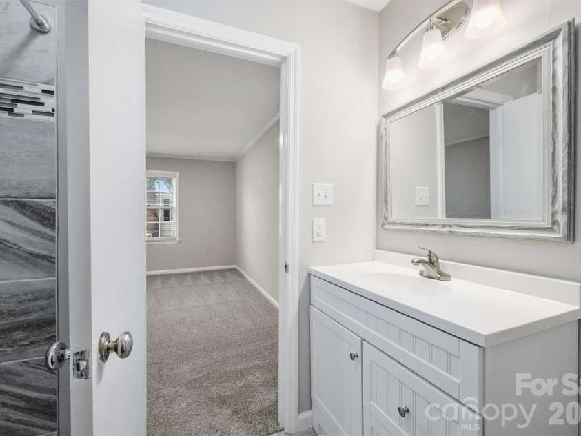 5915 Quail Hollow Road, Charlotte, NC 28210.  MLS# CAR4429141, YatesRealty ID 54290. 