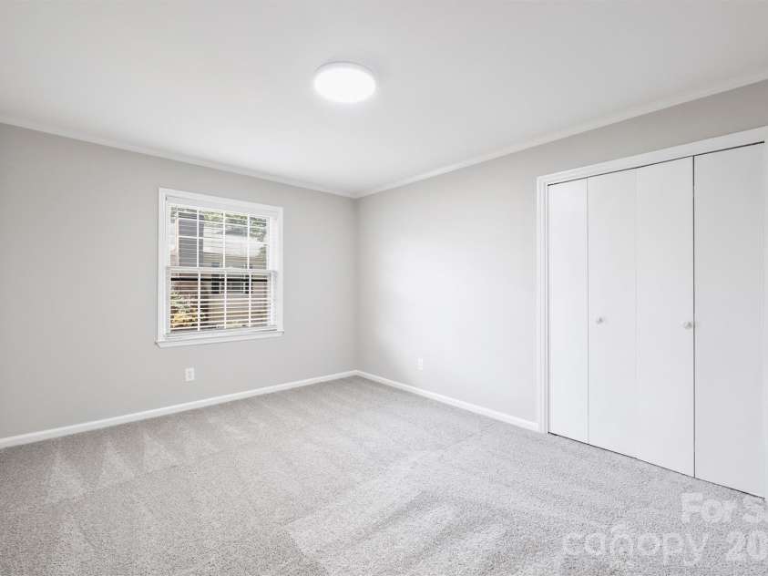5915 Quail Hollow Road, Charlotte, NC 28210.  MLS# CAR4429141, YatesRealty ID 54290. 