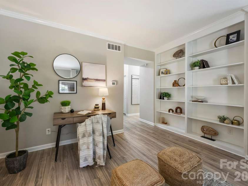 5915 Quail Hollow Road, Charlotte, NC 28210.  MLS# CAR4429141, YatesRealty ID 54290. Office nook