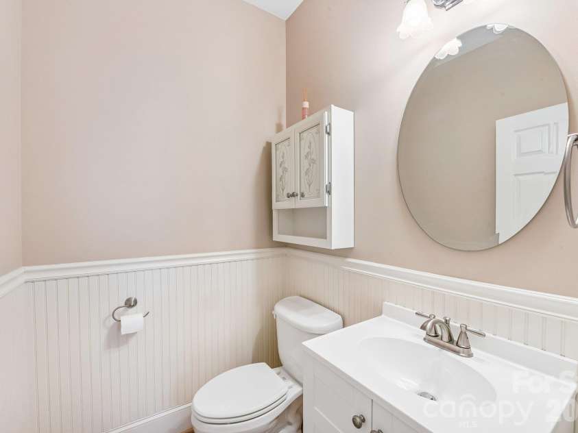 3573 Lake Shore Road, Denver, NC 28037.  MLS# CAR4429041, YatesRealty ID 54291. Half Bath on Main