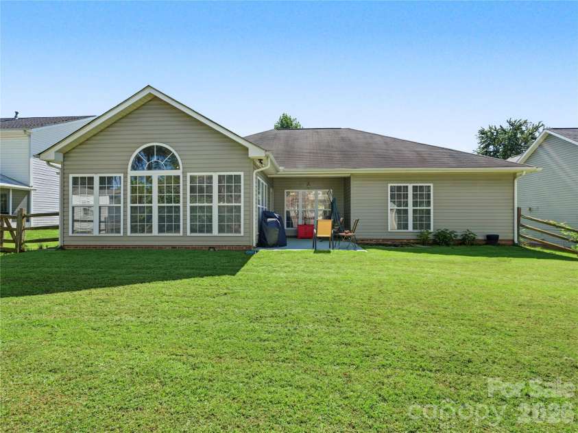 13318 Planters Row Drive, Charlotte, NC 28278.  MLS# CAR4429057, YatesRealty ID 54292. .25 acre of flat backyard