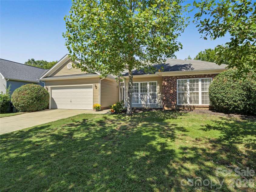13318 Planters Row Drive, Charlotte, NC 28278.  MLS# CAR4429057, YatesRealty ID 54292. 