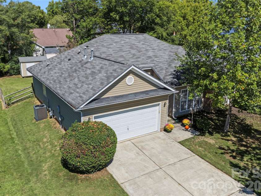 13318 Planters Row Drive, Charlotte, NC 28278.  MLS# CAR4429057, YatesRealty ID 54292. 