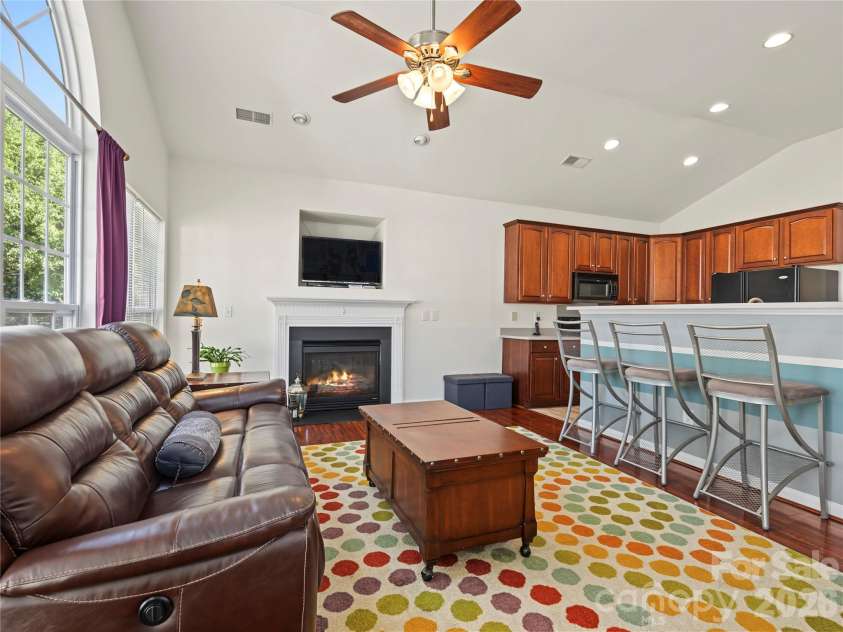 13318 Planters Row Drive, Charlotte, NC 28278.  MLS# CAR4429057, YatesRealty ID 54292. 