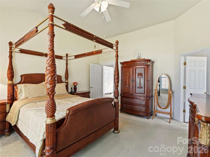 13318 Planters Row Drive, Charlotte, NC 28278.  MLS# CAR4429057, YatesRealty ID 54292. 