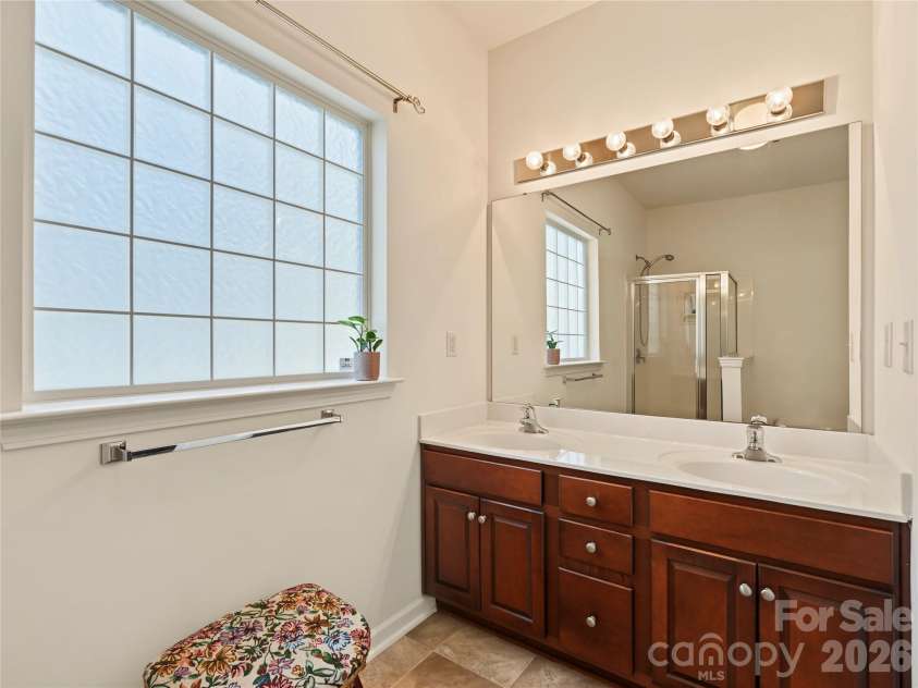 13318 Planters Row Drive, Charlotte, NC 28278.  MLS# CAR4429057, YatesRealty ID 54292. Primary Bathroom