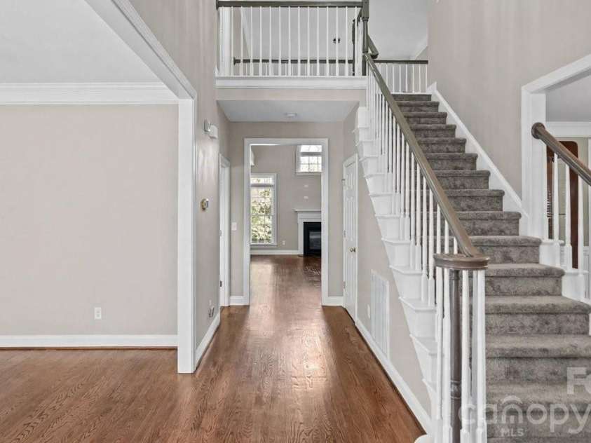 1911 Solway Lane, Charlotte, NC 28269.  MLS# CAR4428981, YatesRealty ID 54293. 