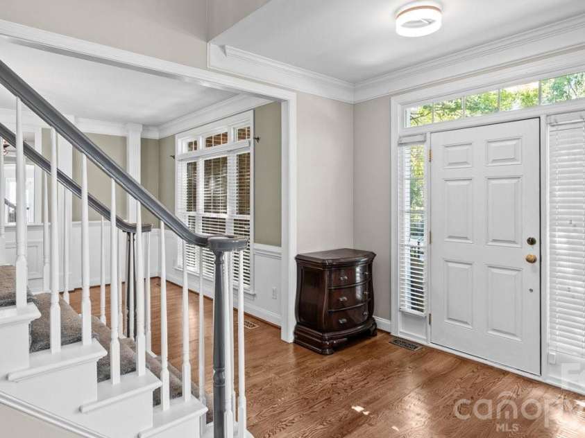 1911 Solway Lane, Charlotte, NC 28269.  MLS# CAR4428981, YatesRealty ID 54293. 