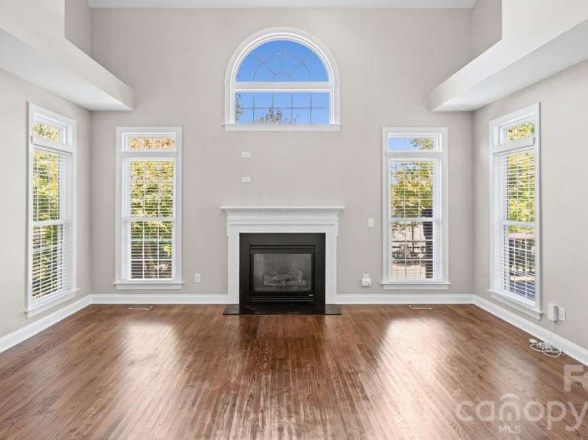 1911 Solway Lane, Charlotte, NC 28269.  MLS# CAR4428981, YatesRealty ID 54293. 