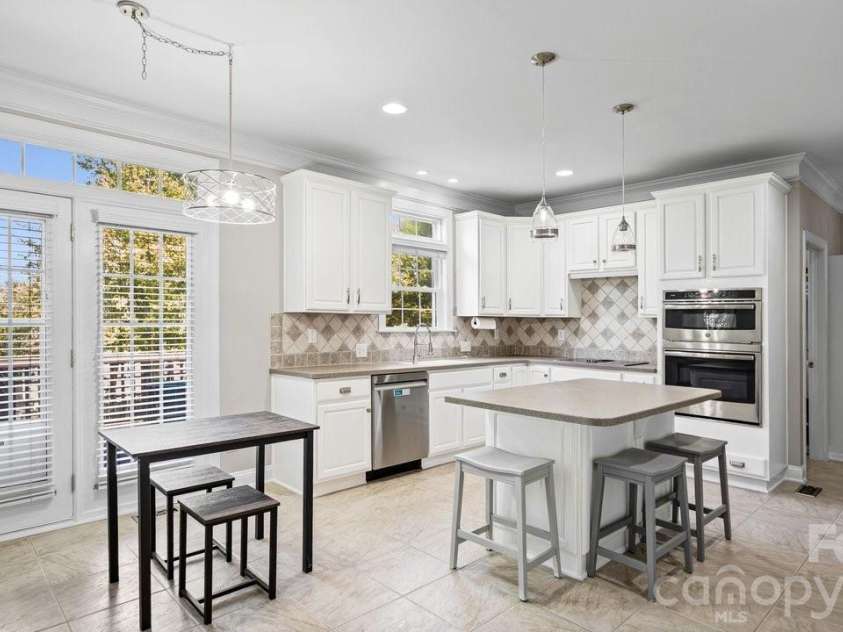 1911 Solway Lane, Charlotte, NC 28269.  MLS# CAR4428981, YatesRealty ID 54293. 