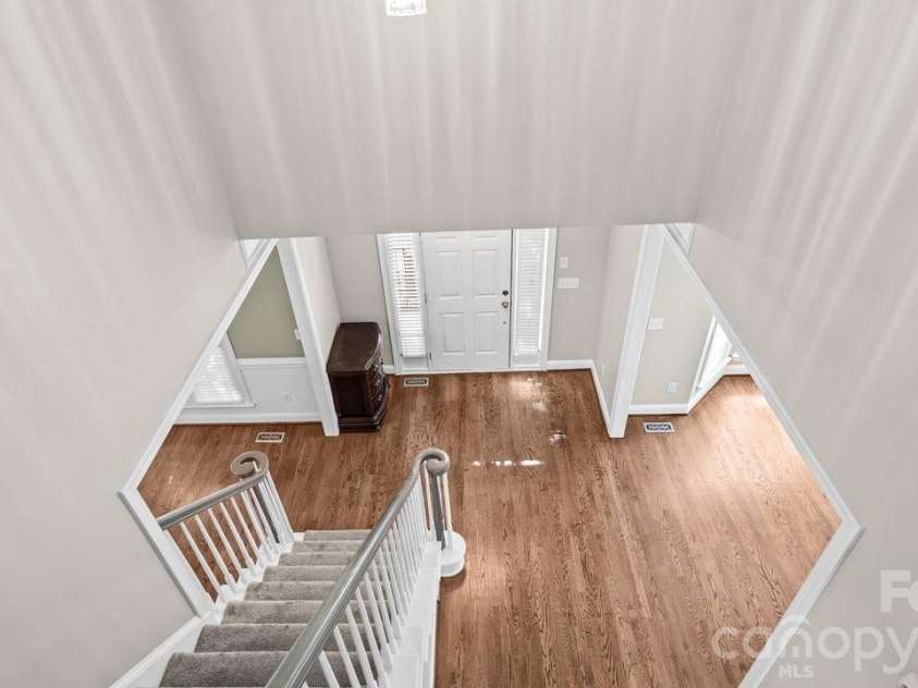 1911 Solway Lane, Charlotte, NC 28269.  MLS# CAR4428981, YatesRealty ID 54293. 