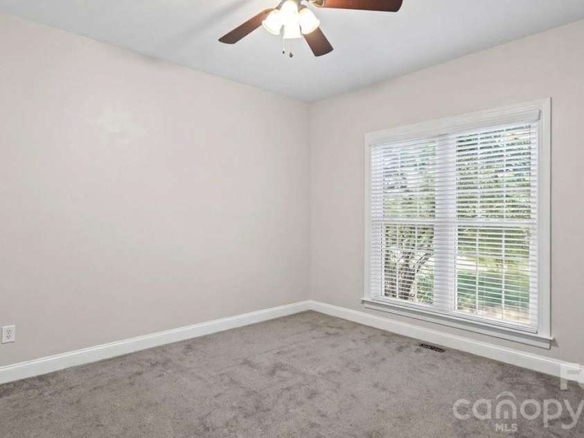 1911 Solway Lane, Charlotte, NC 28269.  MLS# CAR4428981, YatesRealty ID 54293. 