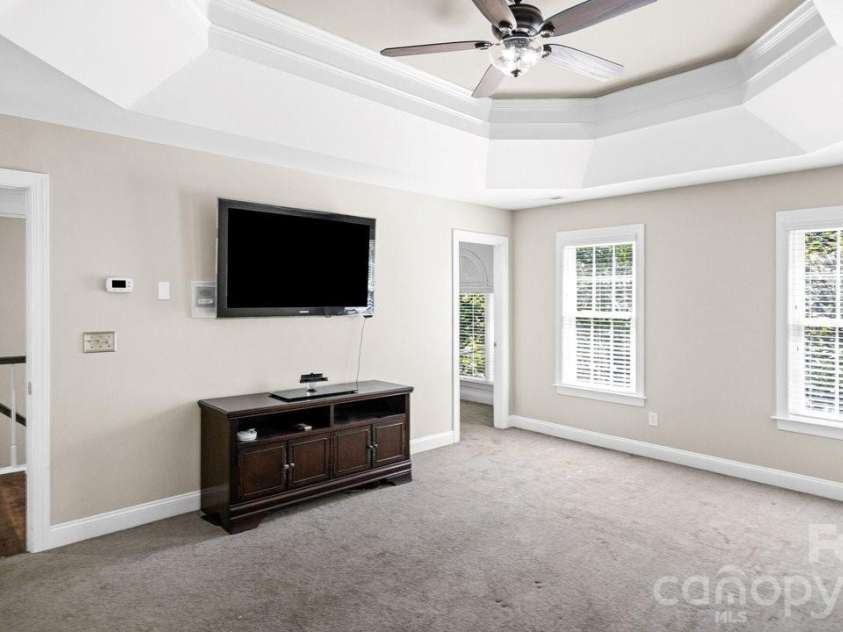 1911 Solway Lane, Charlotte, NC 28269.  MLS# CAR4428981, YatesRealty ID 54293. 