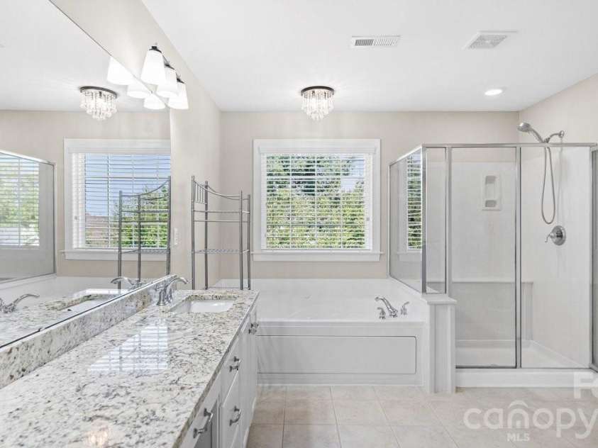 1911 Solway Lane, Charlotte, NC 28269.  MLS# CAR4428981, YatesRealty ID 54293. 