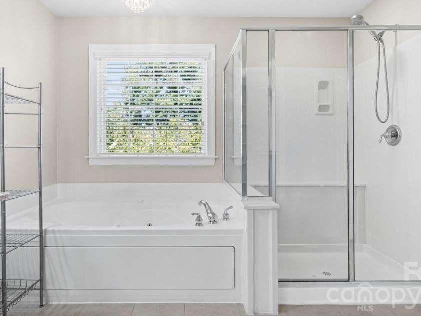 1911 Solway Lane, Charlotte, NC 28269.  MLS# CAR4428981, YatesRealty ID 54293. 