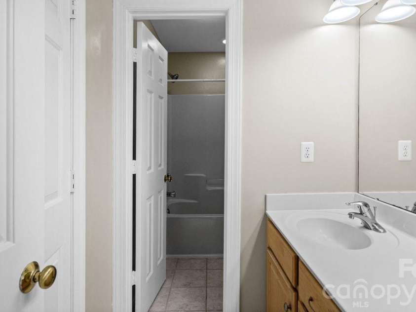 1911 Solway Lane, Charlotte, NC 28269.  MLS# CAR4428981, YatesRealty ID 54293. 