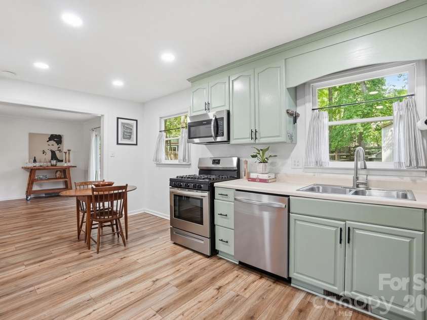 5060 Suwarrow Circle, Tega Cay, SC 29708.  MLS# CAR4428980, YatesRealty ID 54294. 
