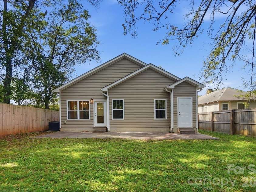 305 Harrison Street, Charlotte, NC 28208.  MLS# CAR4428943, YatesRealty ID 54298. Backyard