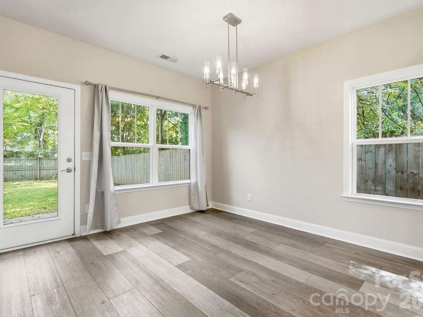 305 Harrison Street, Charlotte, NC 28208.  MLS# CAR4428943, YatesRealty ID 54298. Dining Room