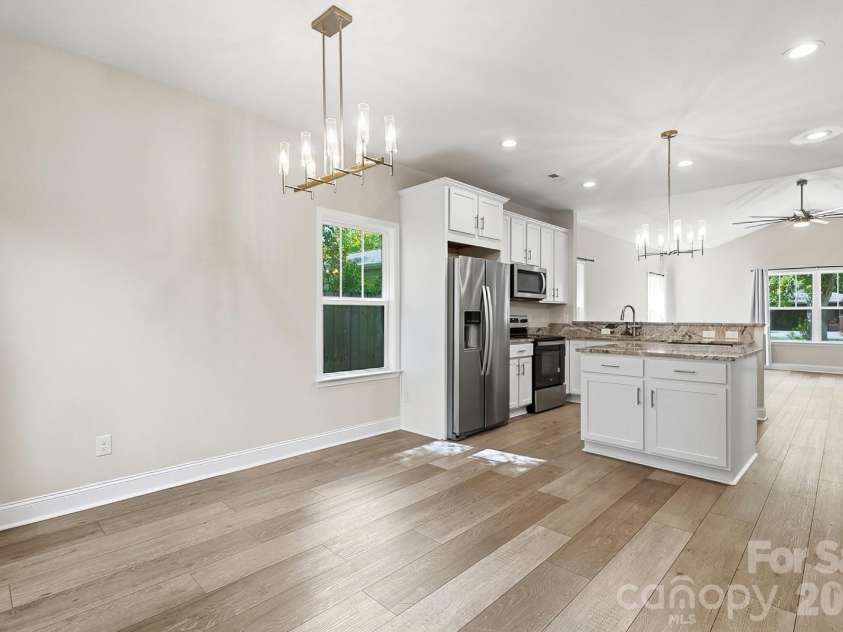 305 Harrison Street, Charlotte, NC 28208.  MLS# CAR4428943, YatesRealty ID 54298. Dining Room