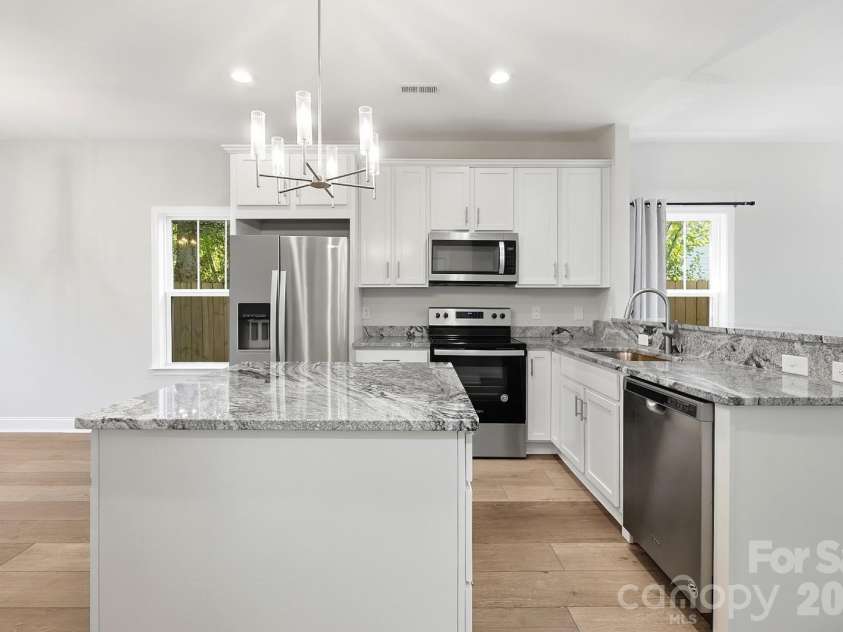 305 Harrison Street, Charlotte, NC 28208.  MLS# CAR4428943, YatesRealty ID 54298. Kitchen