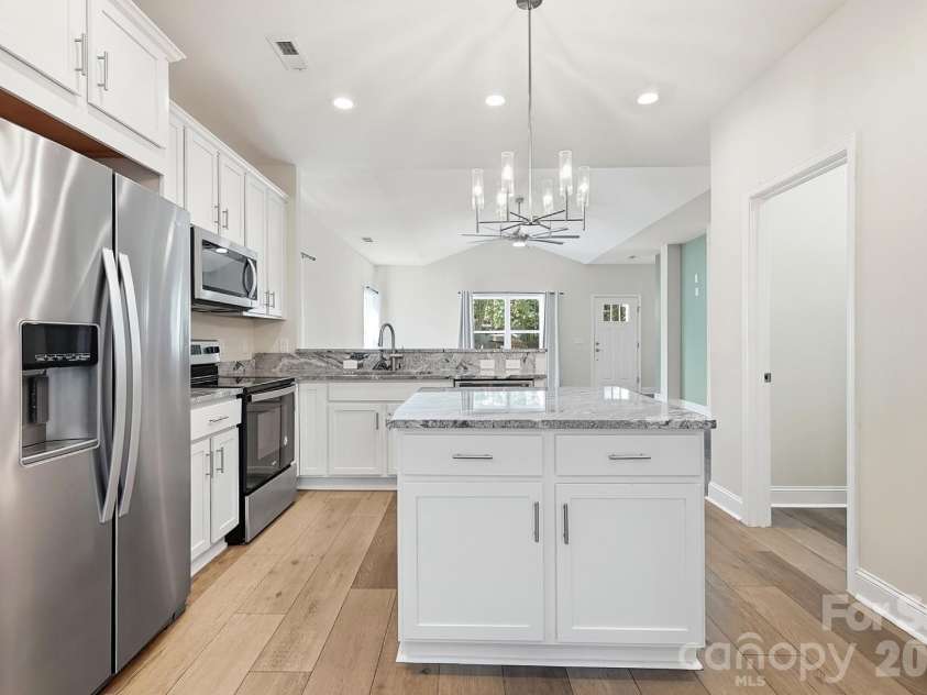 305 Harrison Street, Charlotte, NC 28208.  MLS# CAR4428943, YatesRealty ID 54298. Kitchen