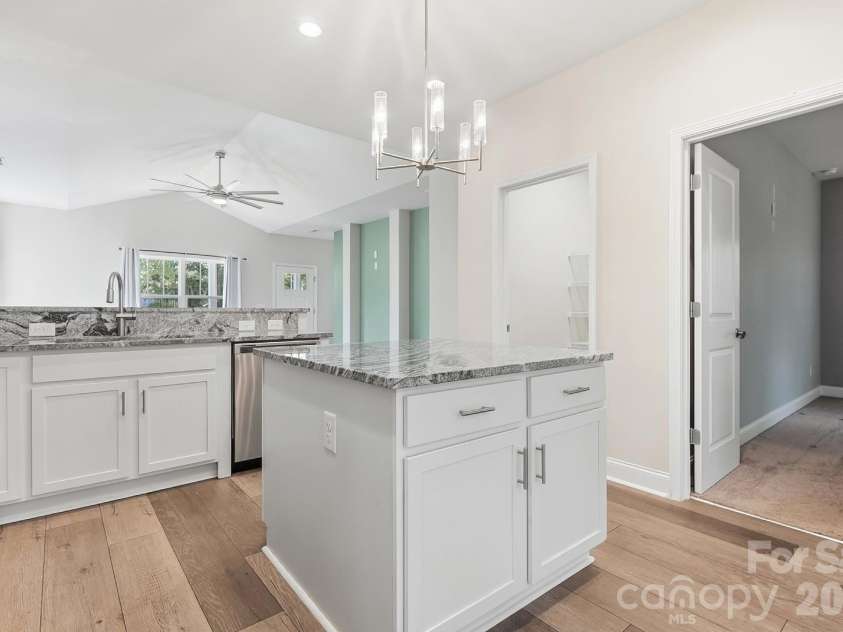 305 Harrison Street, Charlotte, NC 28208.  MLS# CAR4428943, YatesRealty ID 54298. Kitchen