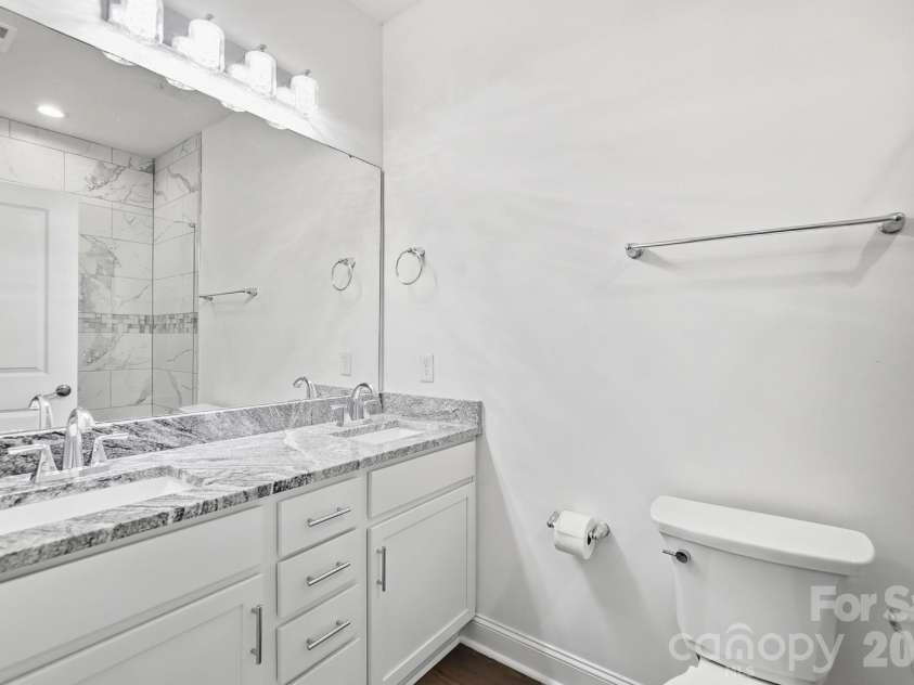 305 Harrison Street, Charlotte, NC 28208.  MLS# CAR4428943, YatesRealty ID 54298. Primary Bath