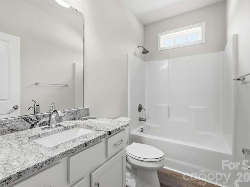 305 Harrison Street, Charlotte, NC 28208.  MLS# CAR4428943, YatesRealty ID 54298. Secondary Bath