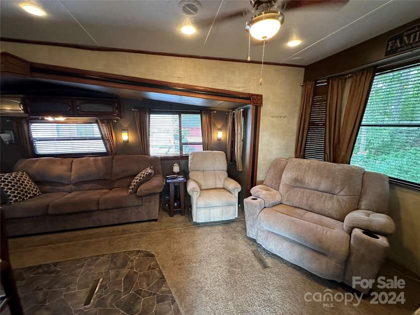 113 Hummingbird Circle, New London, NC 28127.  MLS# CAR4171497, YatesRealty ID 543. 