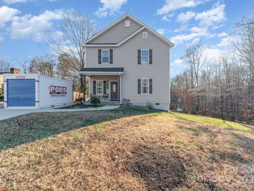 201 Hendrix Drive, Kernersville, NC 27284.  MLS# CAR4329781, YatesRealty ID 543. 