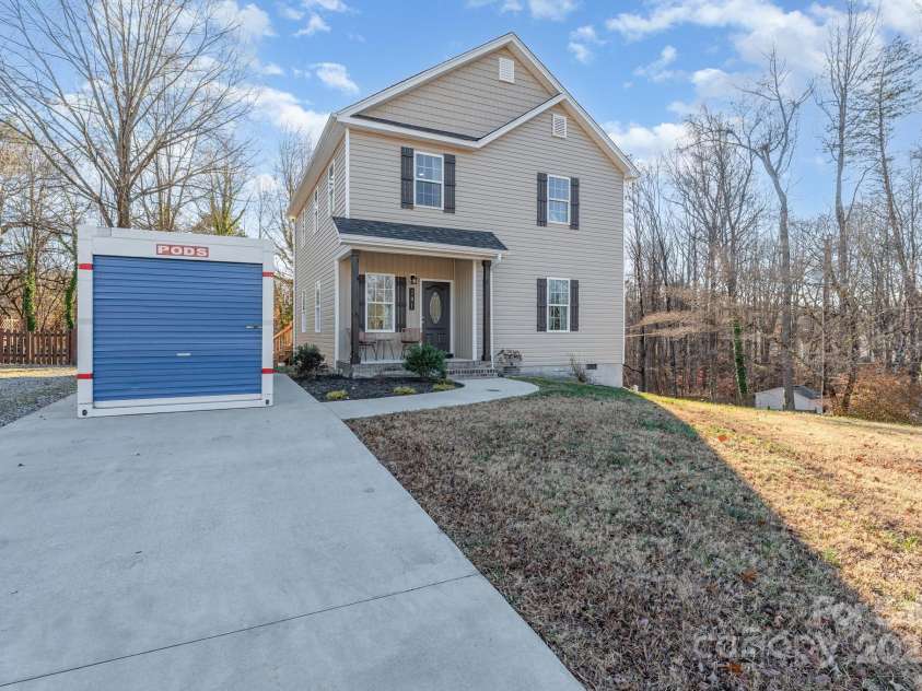 201 Hendrix Drive, Kernersville, NC 27284.  MLS# CAR4329781, YatesRealty ID 543. 
