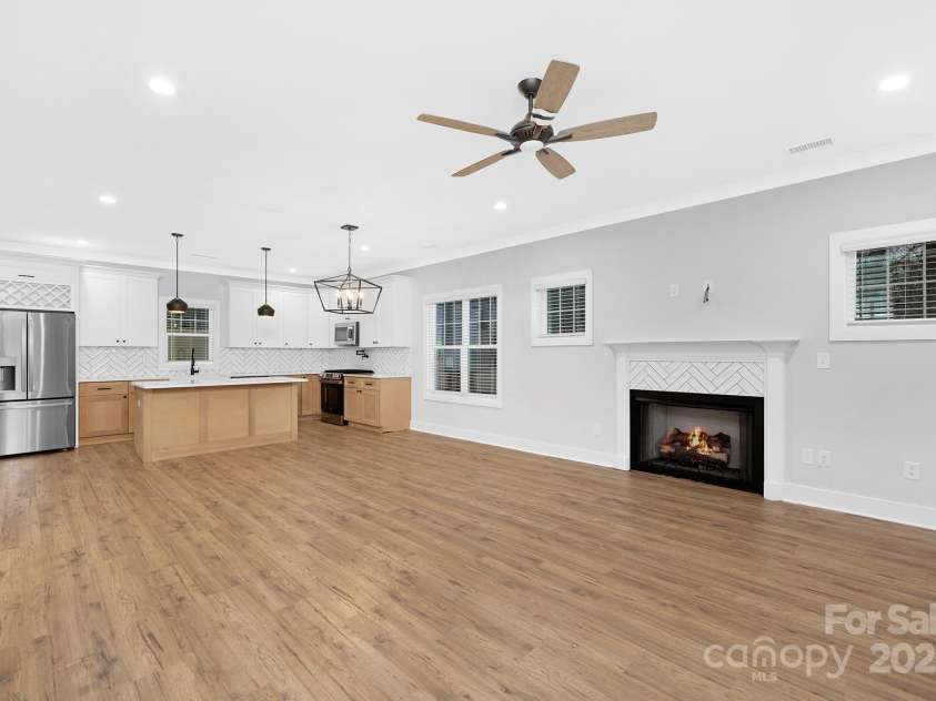 1000 Fairground Street, Charlotte, NC 28208.  MLS# CAR4198794, YatesRealty ID 5430. 