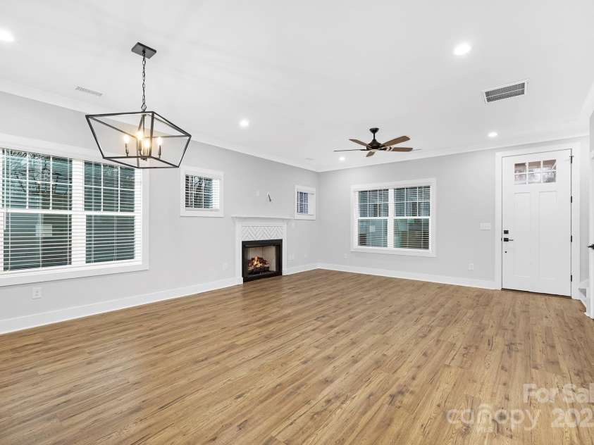 1000 Fairground Street, Charlotte, NC 28208.  MLS# CAR4198794, YatesRealty ID 5430. 