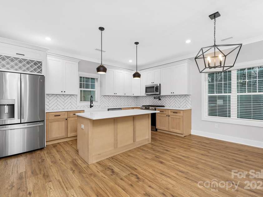 1000 Fairground Street, Charlotte, NC 28208.  MLS# CAR4198794, YatesRealty ID 5430. 