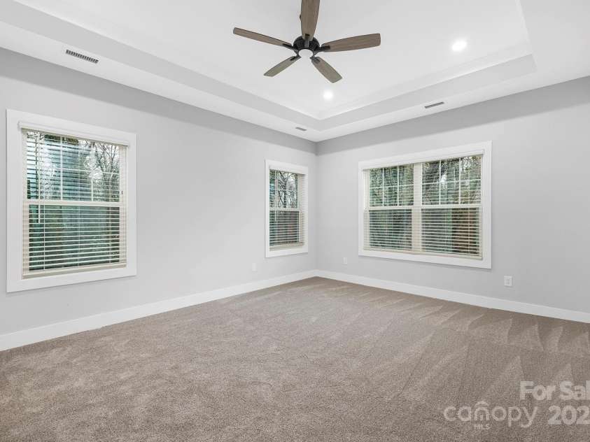 1000 Fairground Street, Charlotte, NC 28208.  MLS# CAR4198794, YatesRealty ID 5430. 