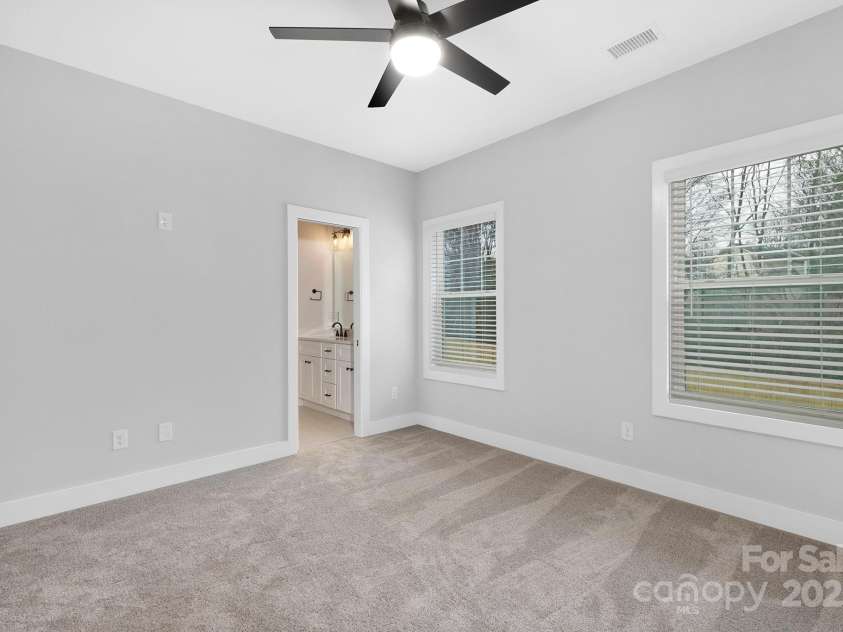 1000 Fairground Street, Charlotte, NC 28208.  MLS# CAR4198794, YatesRealty ID 5430. 