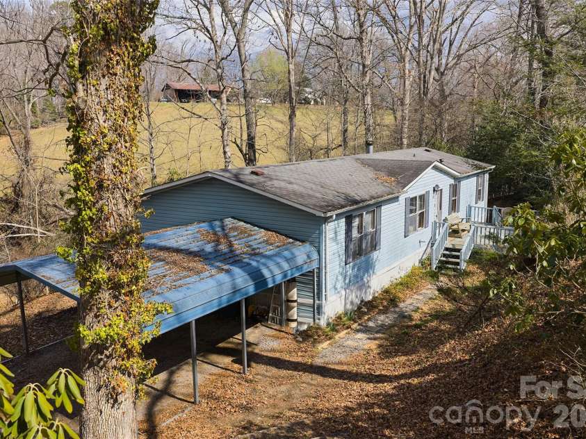 117 Beaver Creek Circle, Candler, NC 28715.  MLS# CAR4343289, YatesRealty ID 5430. 