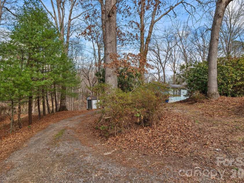 117 Beaver Creek Circle, Candler, NC 28715.  MLS# CAR4343289, YatesRealty ID 5430. 