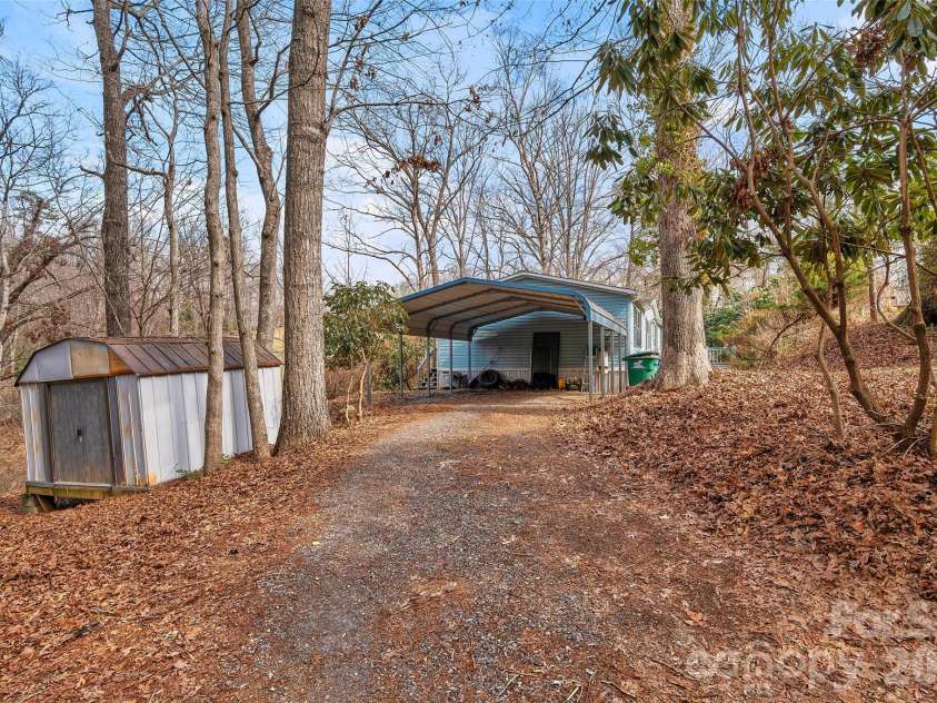 117 Beaver Creek Circle, Candler, NC 28715.  MLS# CAR4343289, YatesRealty ID 5430. 