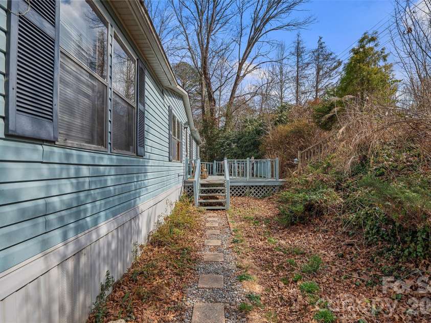 117 Beaver Creek Circle, Candler, NC 28715.  MLS# CAR4343289, YatesRealty ID 5430. 