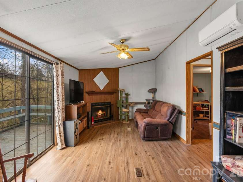 117 Beaver Creek Circle, Candler, NC 28715.  MLS# CAR4343289, YatesRealty ID 5430. 