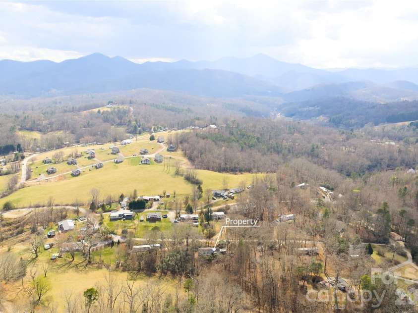 117 Beaver Creek Circle, Candler, NC 28715.  MLS# CAR4343289, YatesRealty ID 5430. 