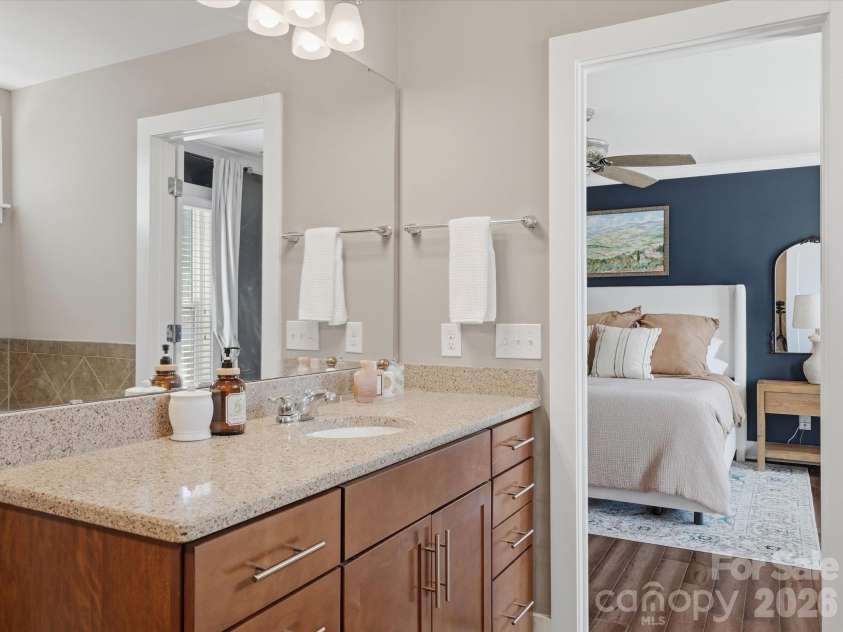 1806 Sunnyside Avenue, Charlotte, NC 28204.  MLS# CAR4428139, YatesRealty ID 54303. 
