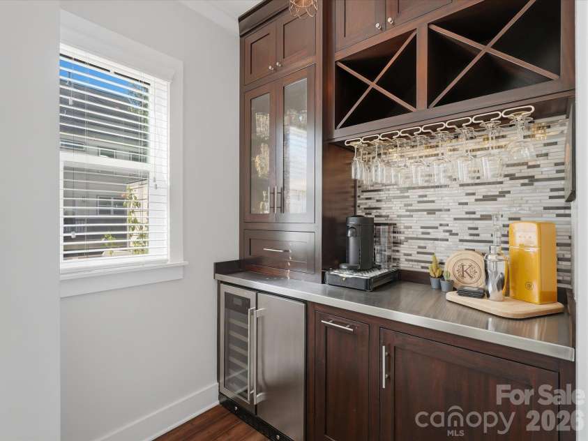 1806 Sunnyside Avenue, Charlotte, NC 28204.  MLS# CAR4428139, YatesRealty ID 54303. Built in beverage area