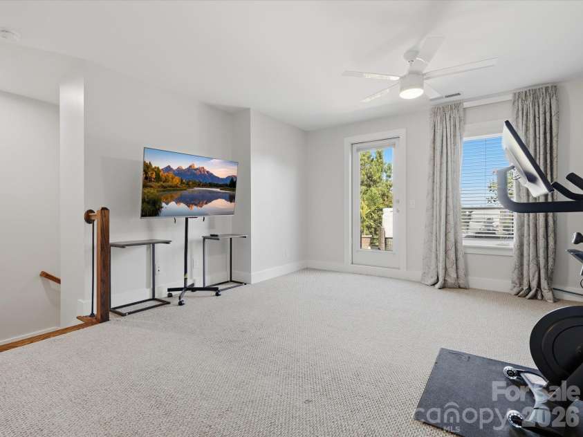 1806 Sunnyside Avenue, Charlotte, NC 28204.  MLS# CAR4428139, YatesRealty ID 54303. Fourth floor
