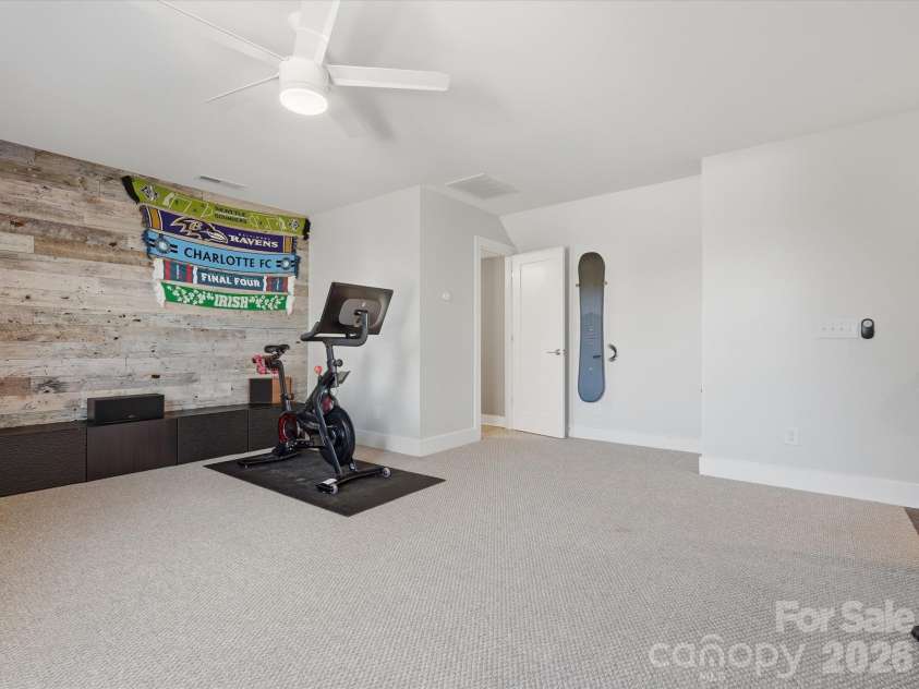 1806 Sunnyside Avenue, Charlotte, NC 28204.  MLS# CAR4428139, YatesRealty ID 54303. Fourth floor with bathroom