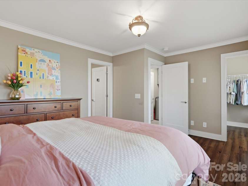 1806 Sunnyside Avenue, Charlotte, NC 28204.  MLS# CAR4428139, YatesRealty ID 54303. Guest