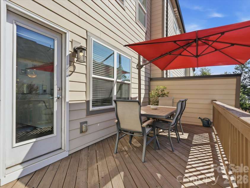 1806 Sunnyside Avenue, Charlotte, NC 28204.  MLS# CAR4428139, YatesRealty ID 54303. Main level deck/balcony
